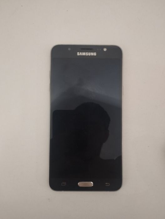 Продам samsung j7