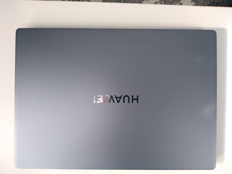 Продам ноутбук Huawei D16 i9