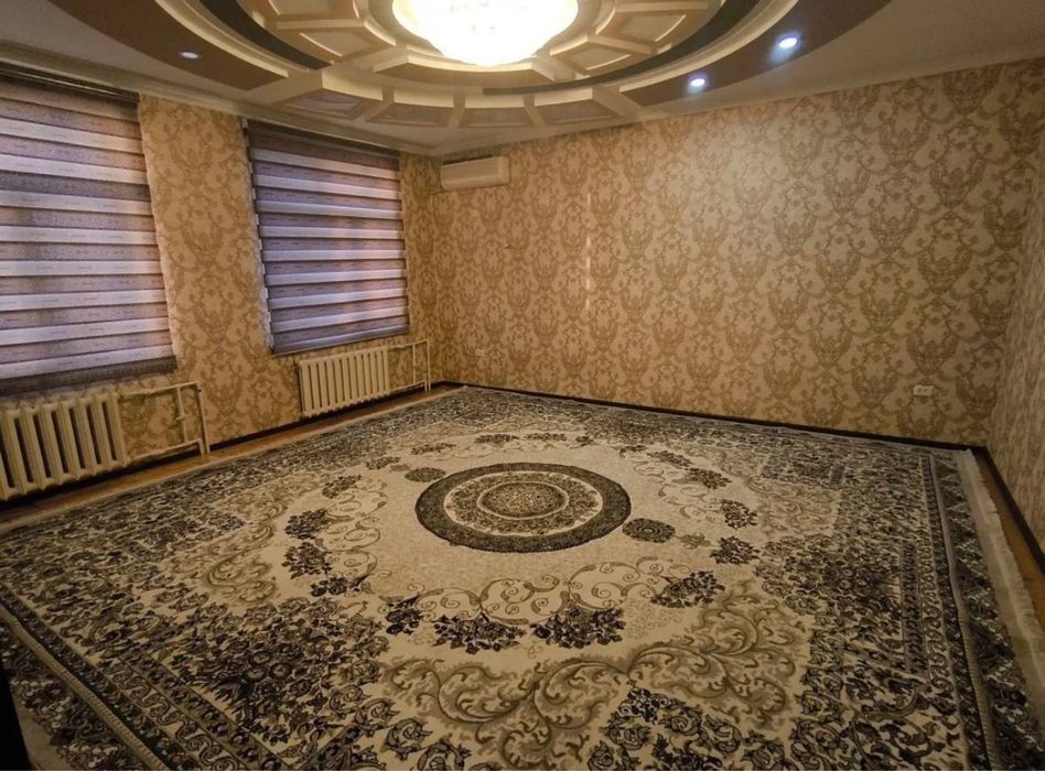 Университет томонда 3 хонали гиштли квартира сотилади