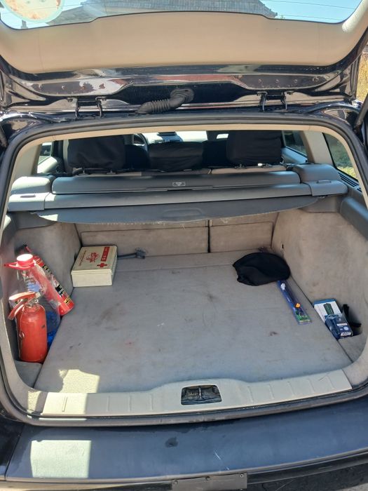 Vând VOLVO V50 .