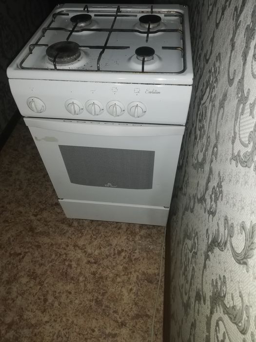 Продам газовую плиту