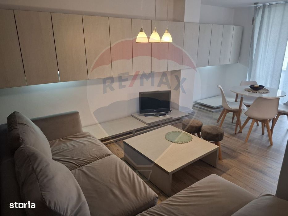 Apartament cu 3 camere de închiriat