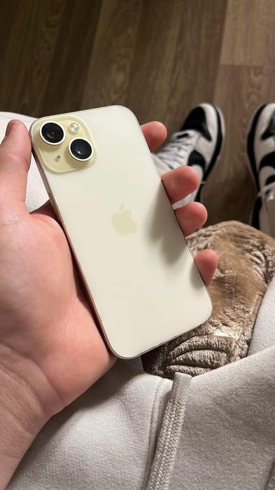 Vand Iphone 15 .