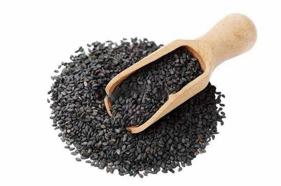 Seminţe de susan negru,bogate in vitamine, minerale, fibre şi acizi