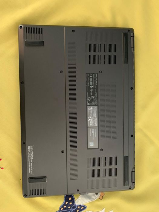 Vând laptop Asus Rog Zephyrus G14