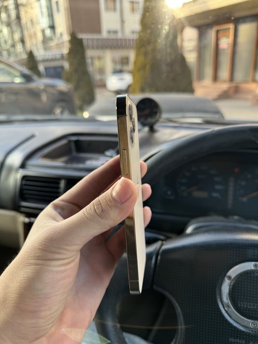 iPhone 12 Pro в идеальном состоянии