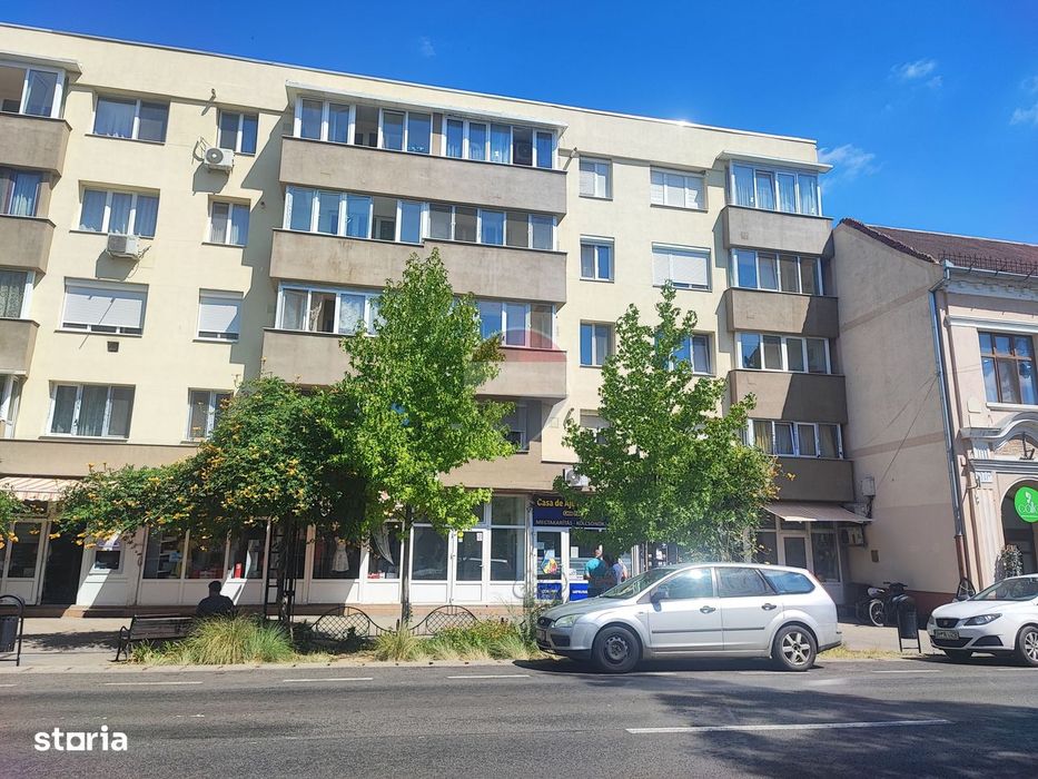Apartament 3 camere, central, de vânzare, Salonta
