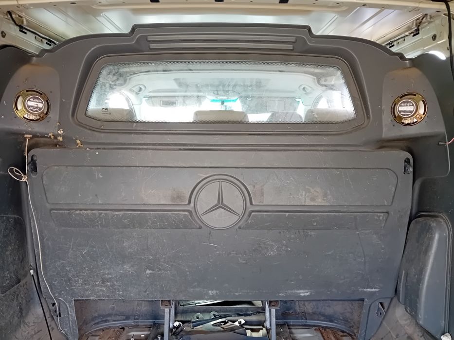 Седалка тройка с преграда за Мерцедес Вито W 639/ Mercedes Viano W639