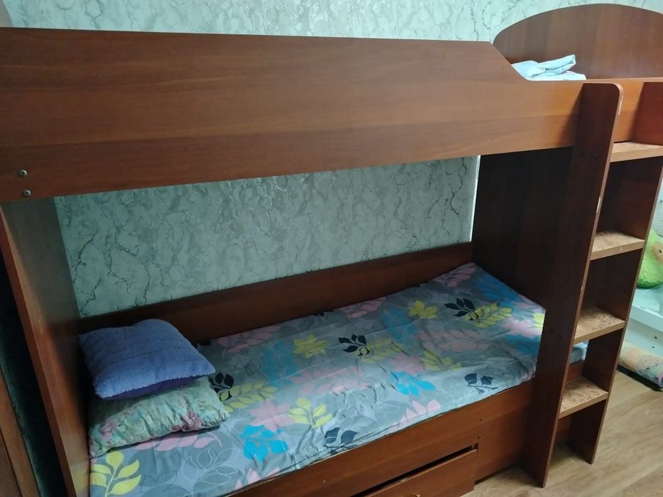 Продам двухъярусную кровать