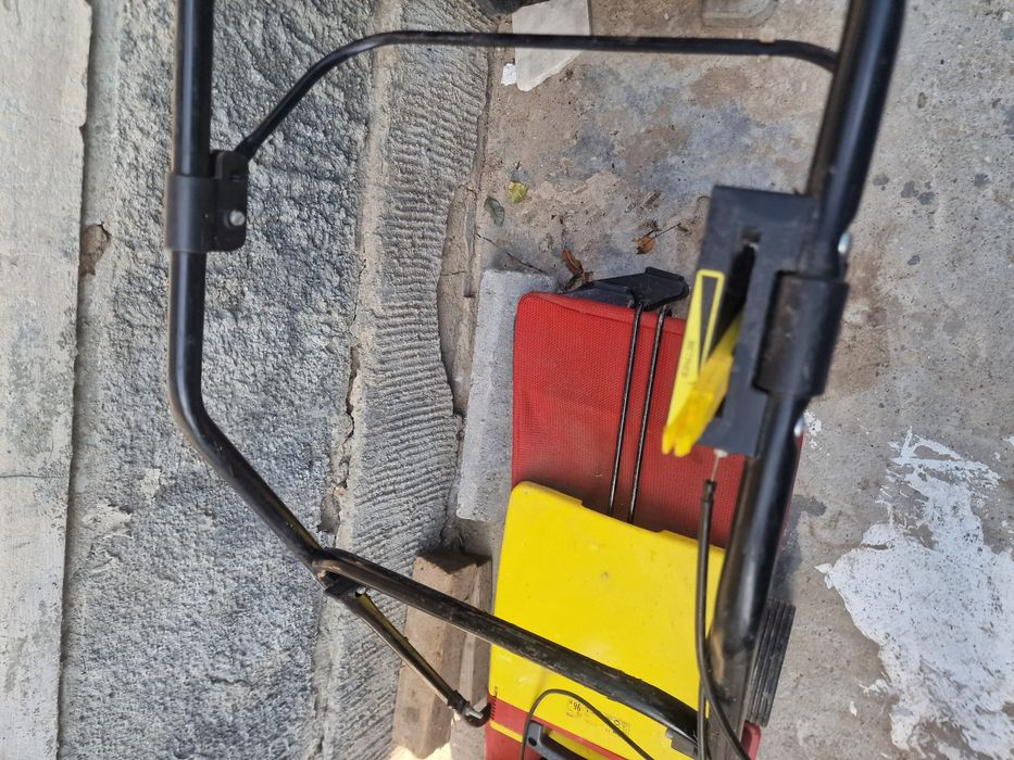 Masinan de tuns iarba pe benzina Briggs 4cp cu sac