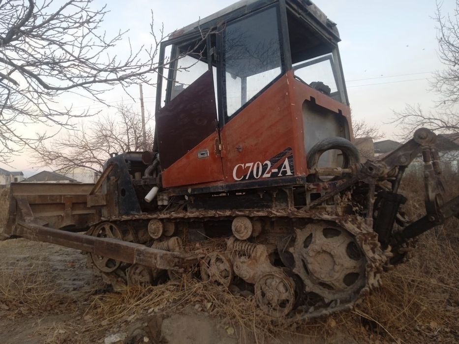 Юту 702 Трактор сотилади