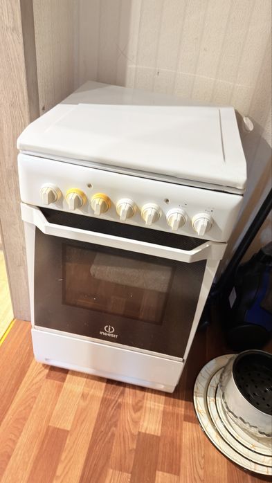 Продам плитку indesit
