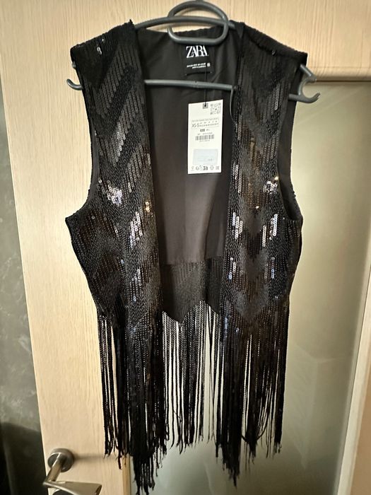 Дамски елек с пайети нов