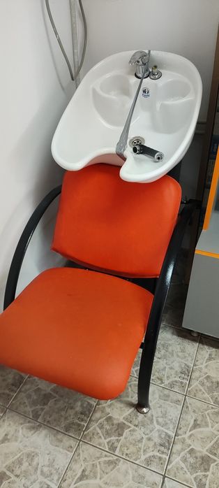 Измиваща фризьорска колона