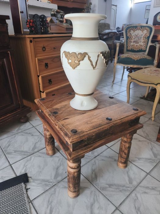 Măsuță mexicană din lemn masiv cu inserați metalice