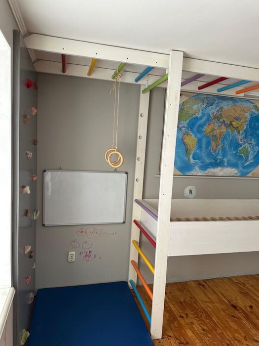 Продам кровать детскую комплекс .