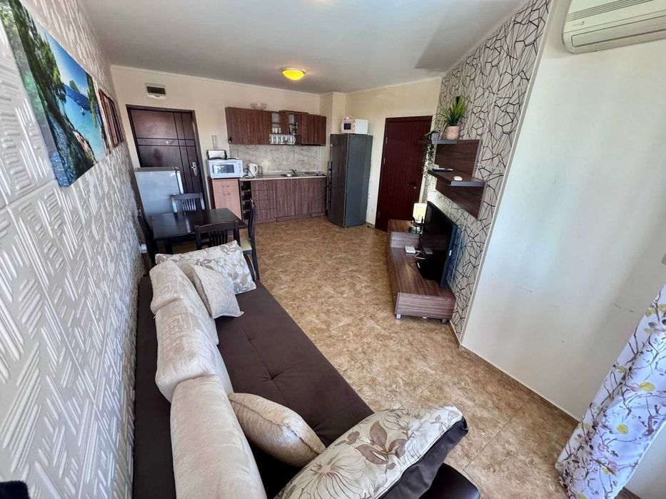 Продава се Тристаен апартамент в с. Равда, Област Бургас - 70 кв.м за 1370 €/кв.м - Снимка #1