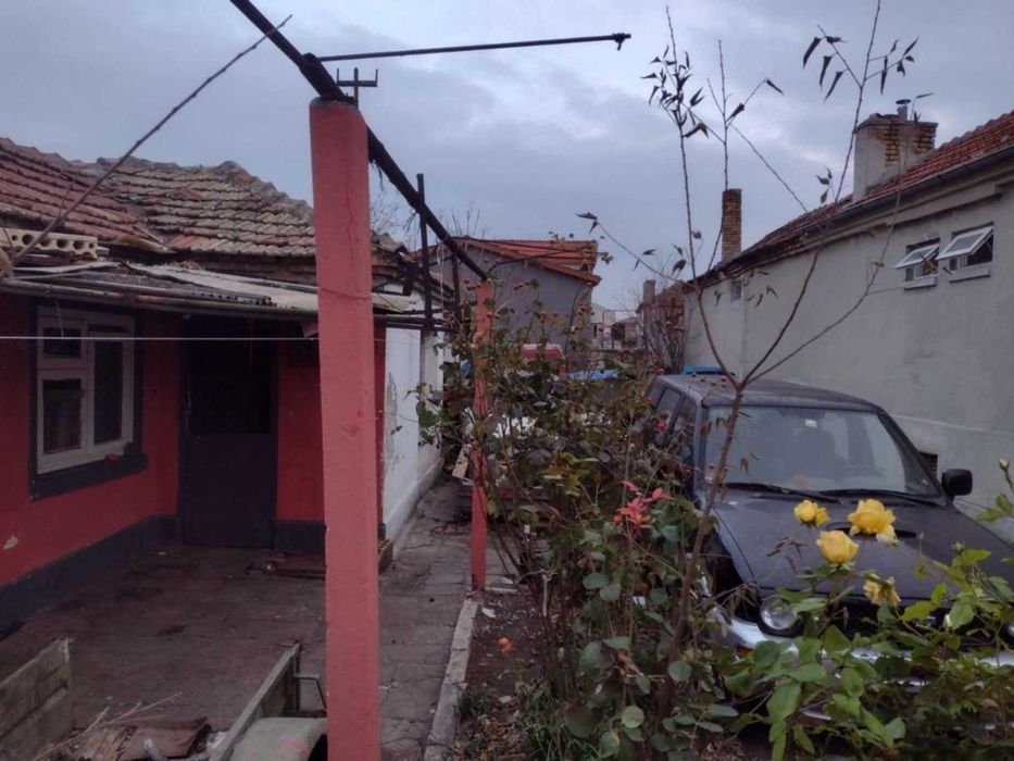 Продава се Къща в Варна, Автогара - 110 кв.м за 1000 €/кв.м - Снимка #2