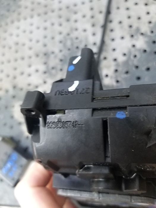 Broasca usa stanga spate renault megane 3 825030574r