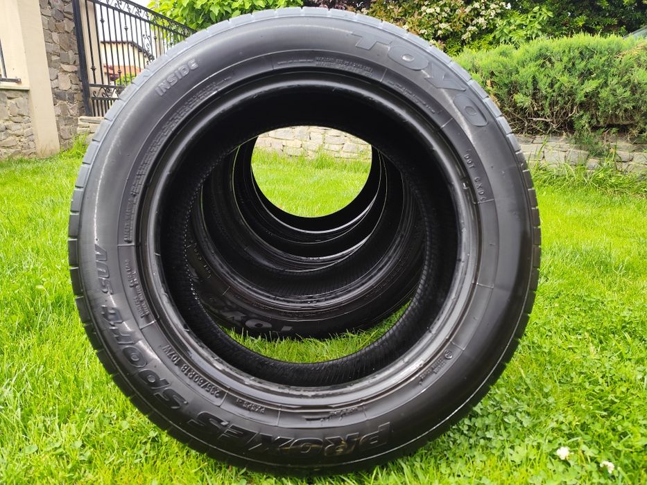 Vând set 4 anvelope Toyo Proxes Sport SUV, dimensiune 235/60 R18 107W