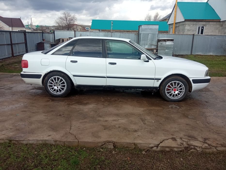 Продам Ауди 80 б4
