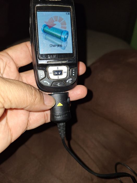 GSM Samsung телефон.