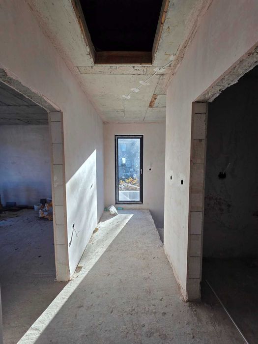 1788-Продава се двуетажна тухлена на плоча къща в кв. Добровски!