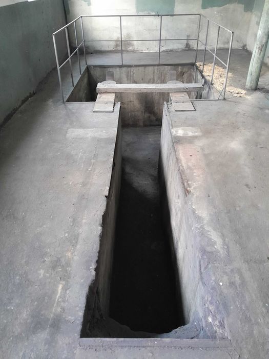 Inchiriez hala in Falticeni.