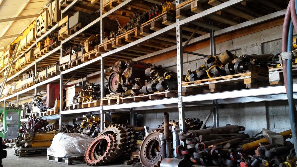 Piese utilaje construcții mari – motor, hidraulică, injectoare, transmisie, excavator, buldozer