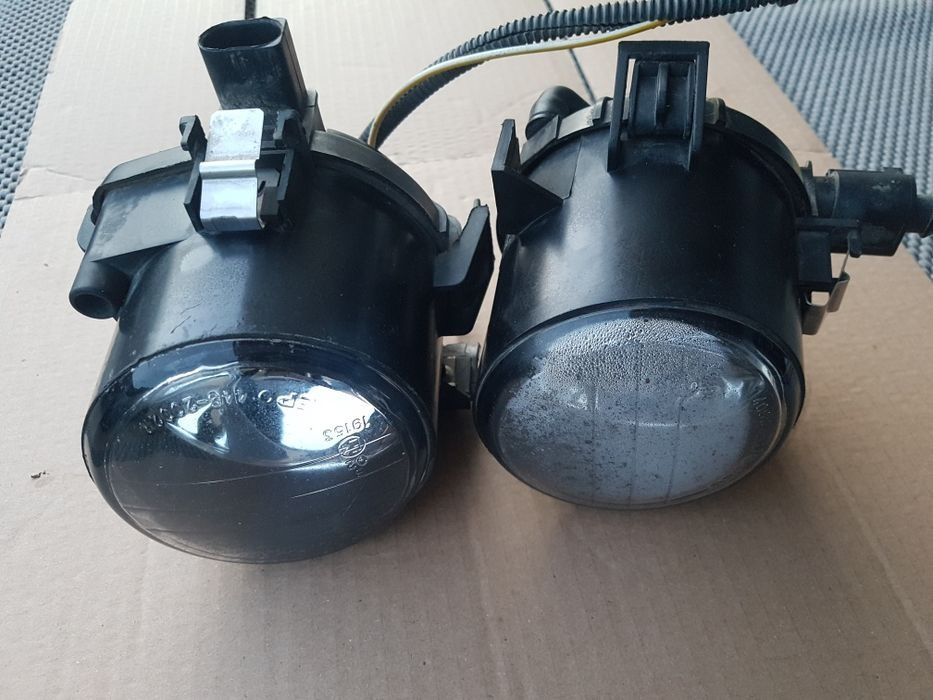 Proiectoare, 220 v si  12 v