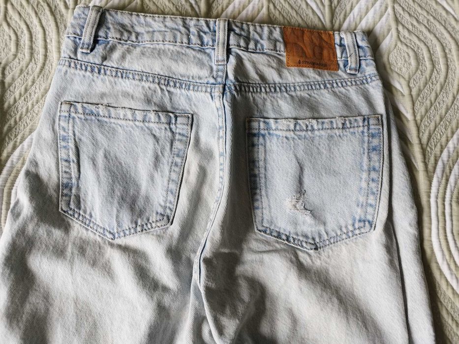 Дънки на Stradivarius