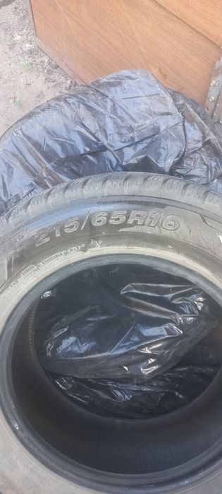 Продам резину 215×65×16