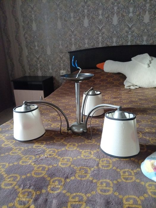 Люстра 3 рошковая