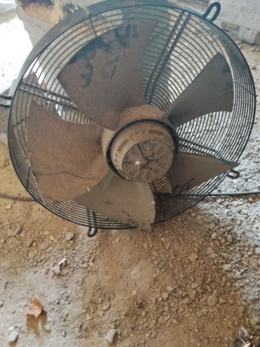 Vând 2 buc ventilator industrial