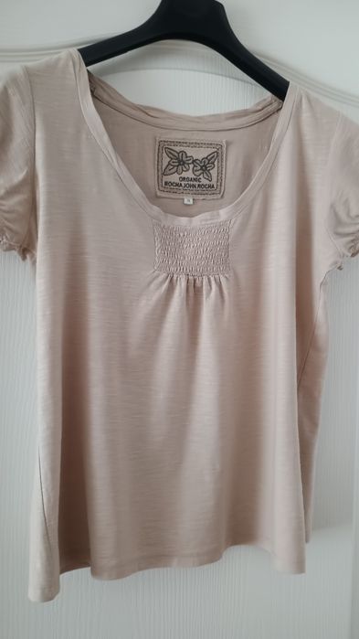 Tricou damă modern.