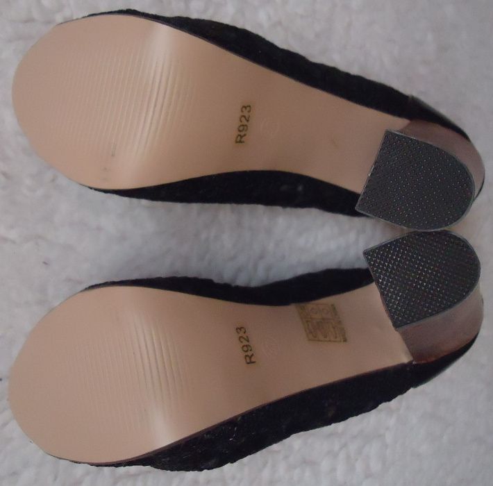 Botine dama negre dantela tocuri lemn 14 cm fermoar spate platforme