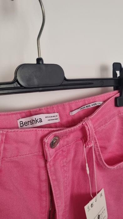 Pantaloni roz Bershka talie înaltă