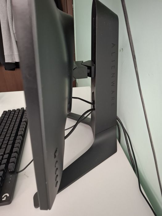 Alienware 24.5 240hz