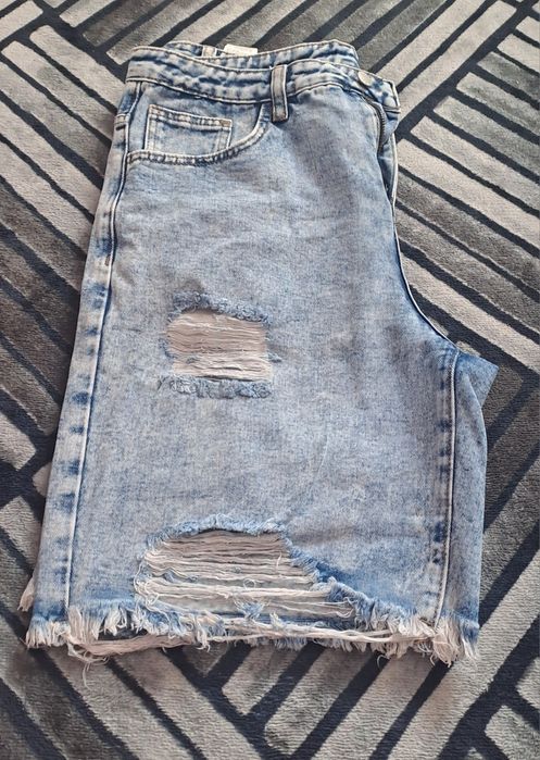 Blugi scurti barbati