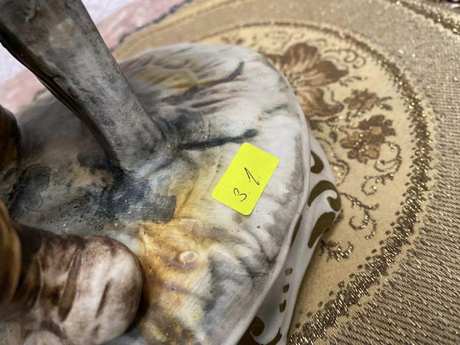 Стара италианска фигура от порцелан каподимонте