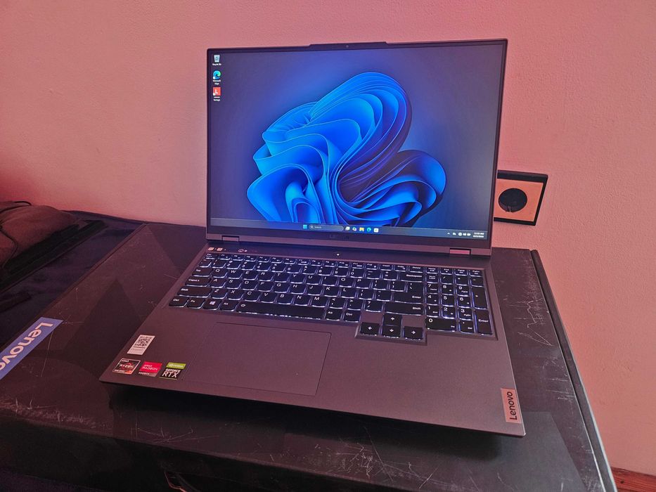 Lenovo Legion 5 Pro, RTX 3070 8 GB, Ryzen 7 5800H, 32 GB RAM, 1 TB SSD