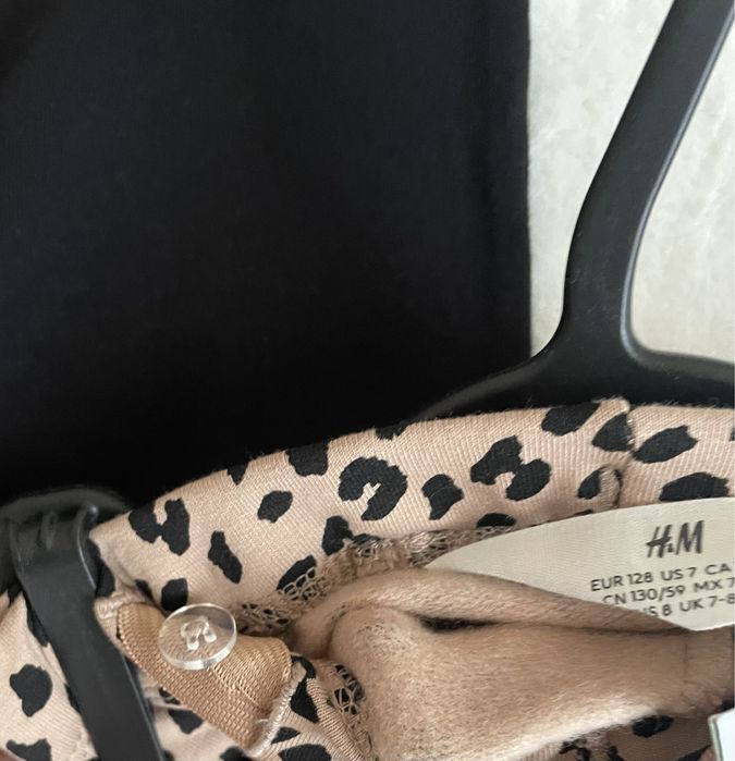 Нови (с етикет) клинчета на Hm за сладурка р-р 122/128!Два за 20 лв.!