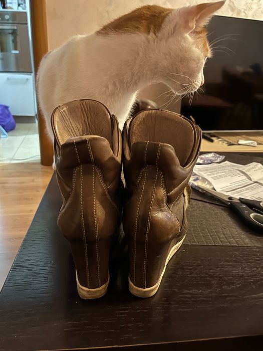 Ghete piele de calitate superioara !