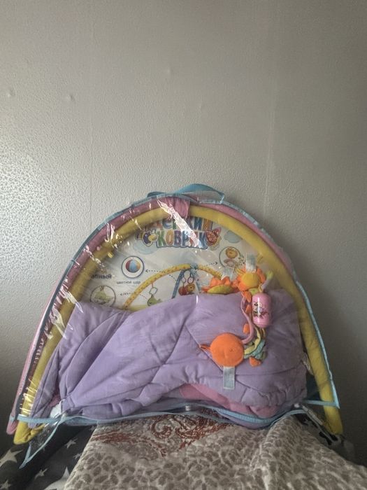 Продам шезлонг и коврик детский 7 микрорайон