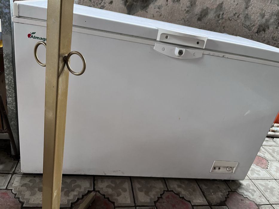 Морозильник Almagreen в отличном состояний!