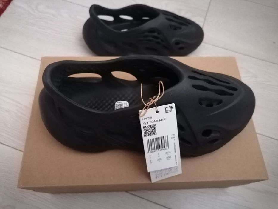 Yeezy Foam Runner Onyx Mărime 40.5 Originali