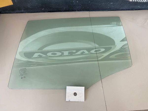 Geam duplex dublu laminat dreapta spate Volvo V60 D6 HYBRID 2014+ 31335329 31385421