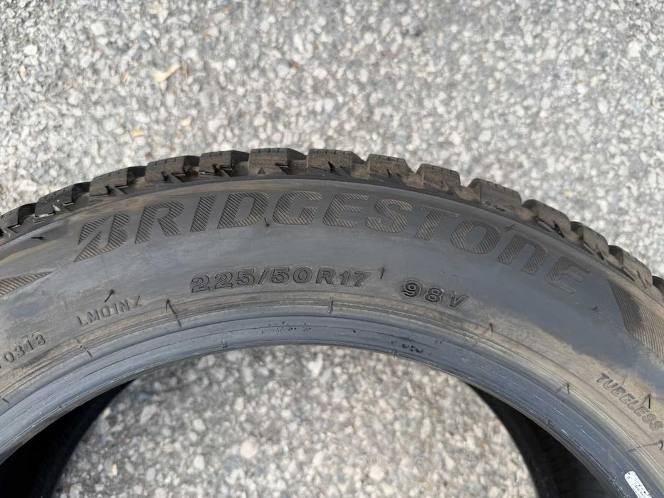4бр. зимни Ггуми BRIDGESTONE  225/50/17 с ДОТ 44/2017