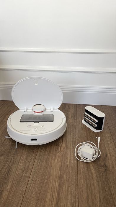 Продам робот пылесос Xiaomi Mi vacuum mop-p