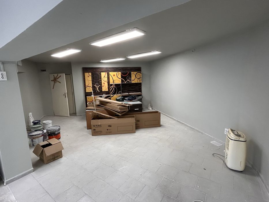 Помещение под наем подходящо за магазин или офис